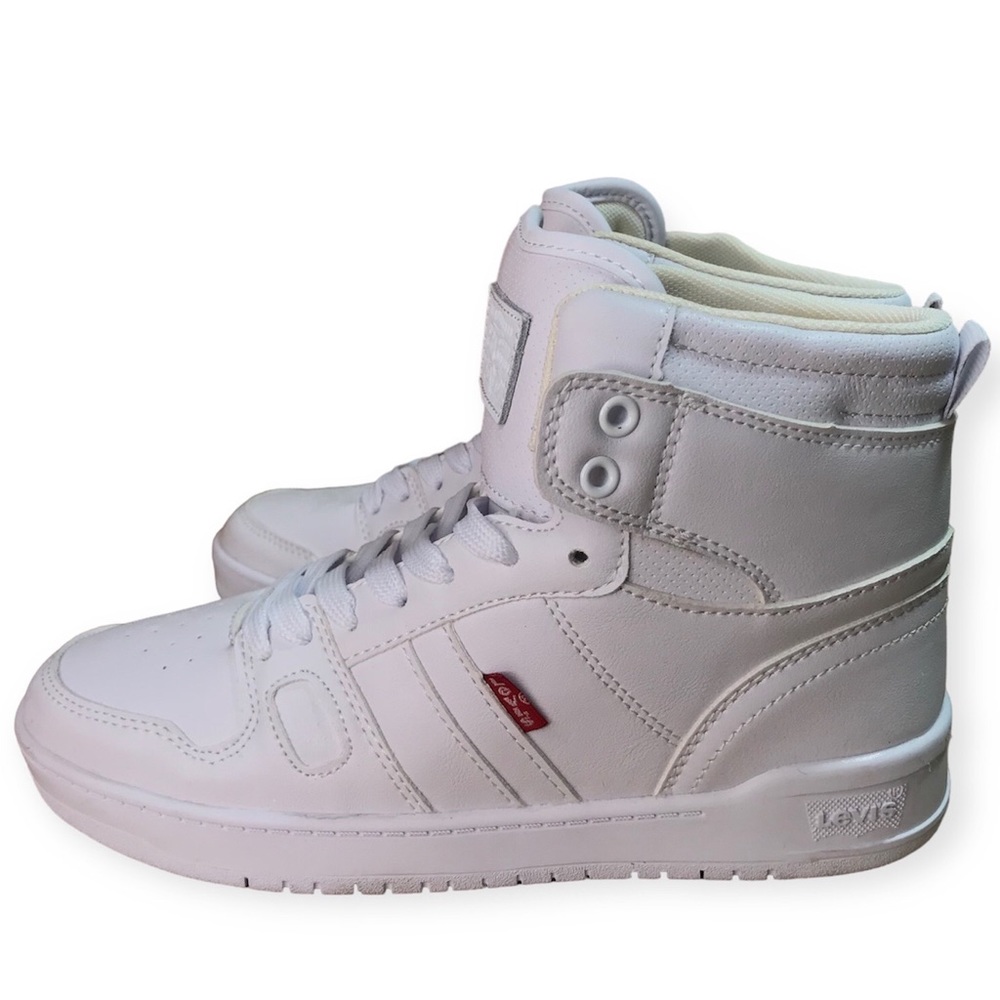 Levi's Women's White New Hightop Sneakers Size 6 NWOT